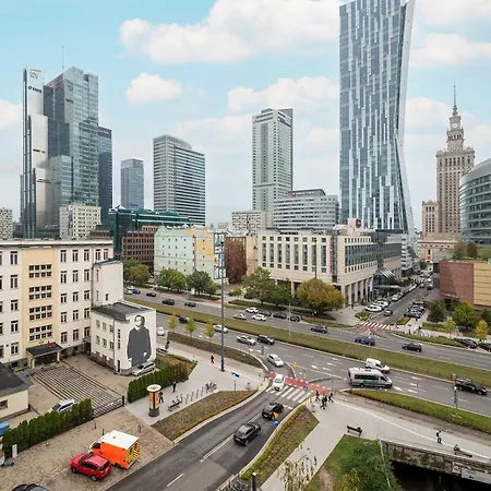 Center With Balcony, Bathub And View By Renters